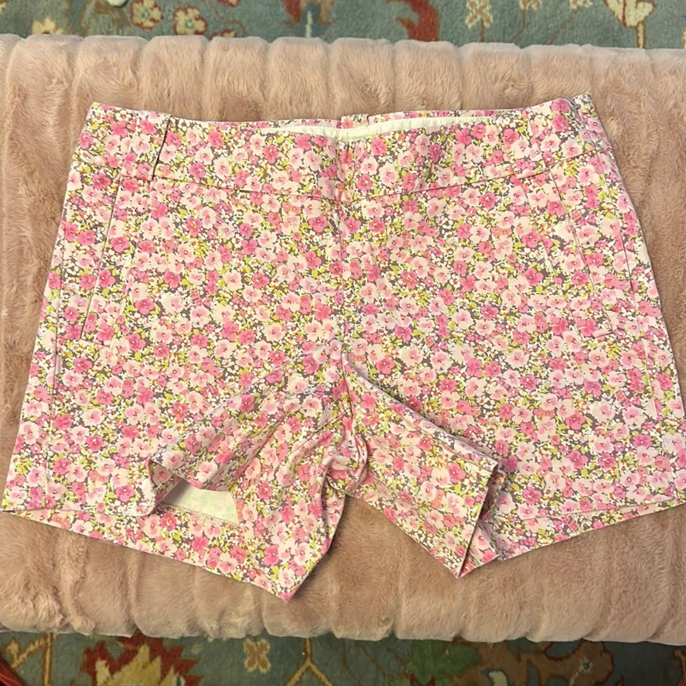 🇺🇸2 for $20🇺🇸 EUC J Crew Factory size 6 side zip floral shorts - Picture 1 of 9